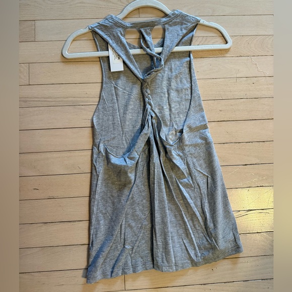 Soulcycle twist back tank with pack - Picture 2 of 5